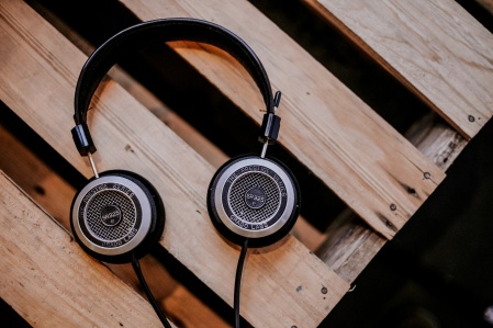 headphones - article